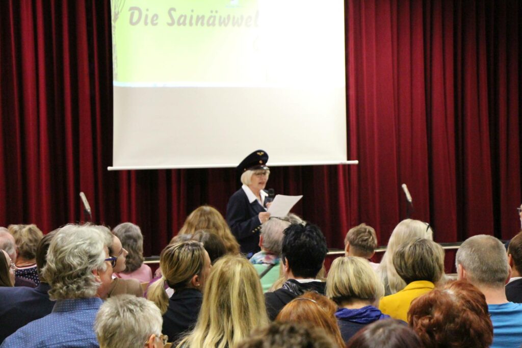 Eleonore Röchner als Schaffnerin Eleonore Röchner als Schaffnerin