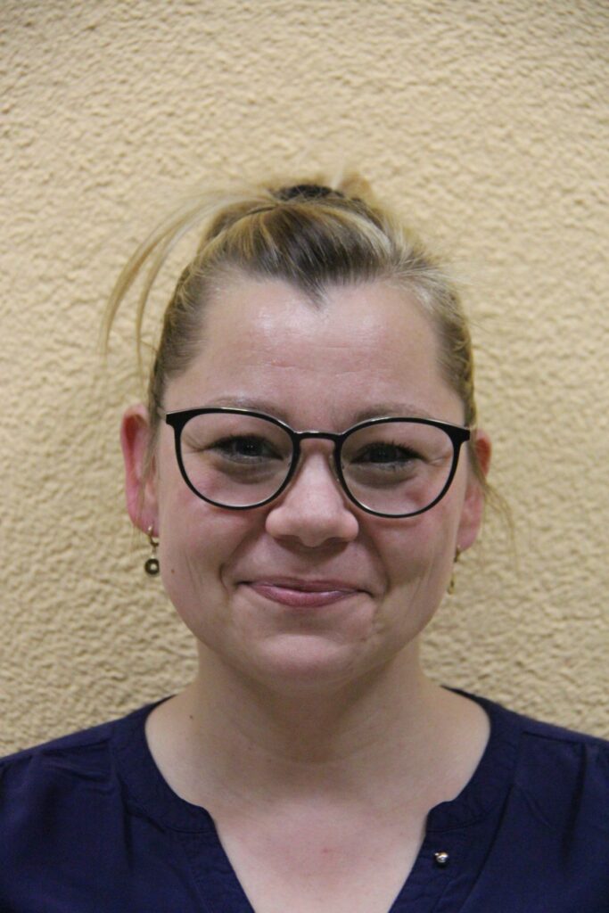 Simone Kipfstuhl<br>Susi Sorglos<br> (abgedrehte Motivationstrainerin) Simone KipfstuhlSusi Sorglos (abgedrehte Motivationstrainerin)